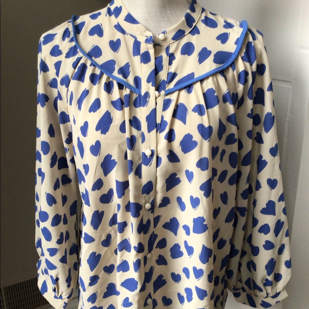 NWT heart trim yolk blouse